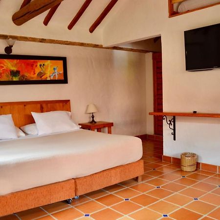 Hotel Plaza Mayor فيلا دي ليفا المظهر الخارجي الصورة