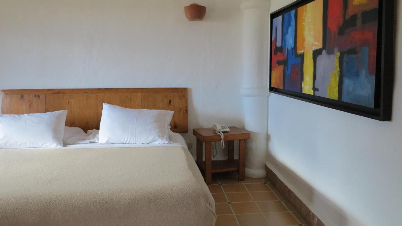 Hotel Plaza Mayor فيلا دي ليفا المظهر الخارجي الصورة